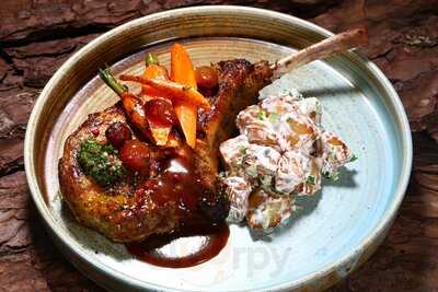 Smokehouse Bar & Grill