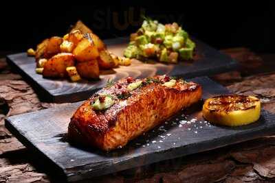 Smokehouse Bar & Grill