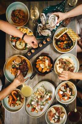 Smokehouse Bar & Grill