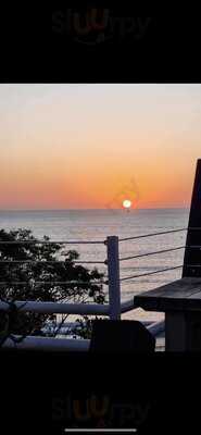 Riva Bar & Restaurant