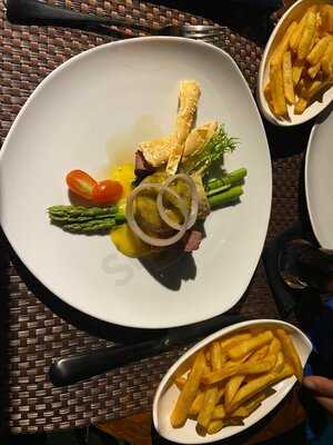 Riva Bar & Restaurant