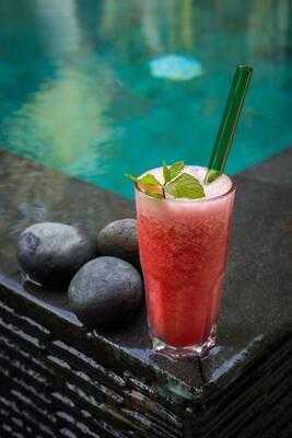 Red & White Cafe Bali