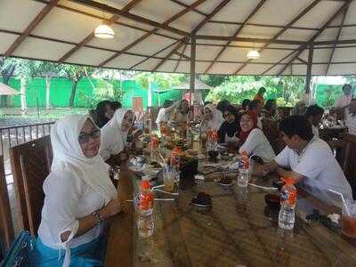 Telaga Barombong Resto & Fishing Makassar