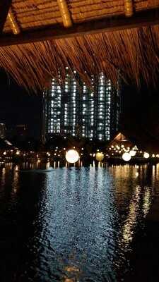 Talaga Sampireun Puri