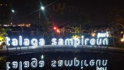 Talaga Sampireun Puri