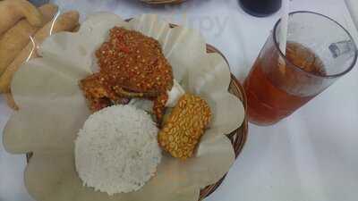 Ayam Gepuk Pak Gembus Pujasari Cikokol