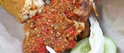 Ayam Gepuk Pak Gembus Pujasari Cikokol