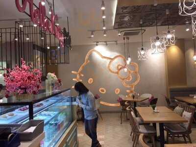 Hello Kitty Cafe
