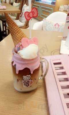 Hello Kitty Cafe