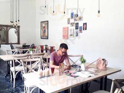 The White Paal Resto