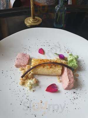 Sofia At The Gunawarman