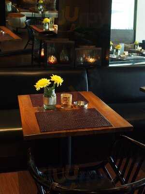 Apero Bar And Lounge