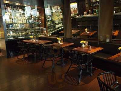 Apero Bar And Lounge