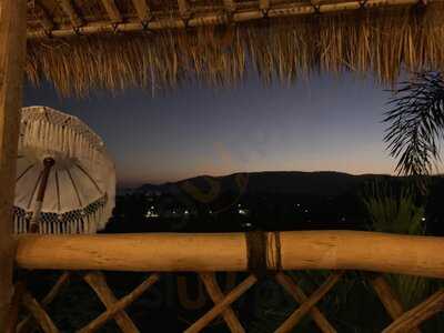 Berbeda Dari Yang Lain