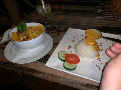 Berbeda Dari Yang Lain