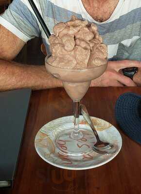 Chapter 2 Restaurant & Bar