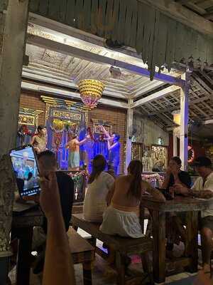 Sendok Emas Bar & Restaurant