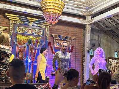 Sendok Emas Bar & Restaurant