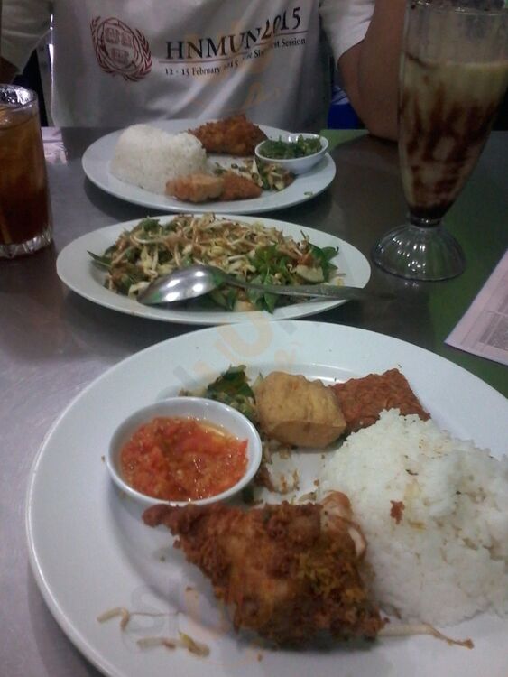 Ayam Penyet Surabaya