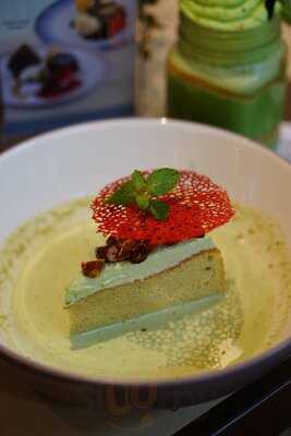 Almond Tree Cakes Serpong