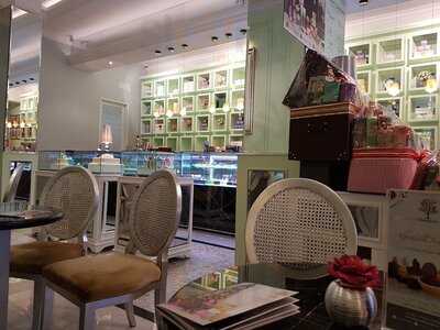 Almond Tree Cakes Serpong