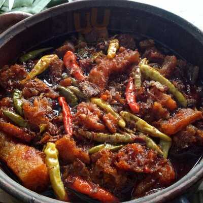 Gudeg Song Djie (01) Bu Atmo