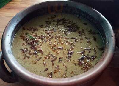 Gudeg Song Djie (01) Bu Atmo