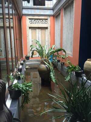 Arjuna Cafe & Photo Studio