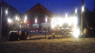 El-pirata Beach Bar And Grill