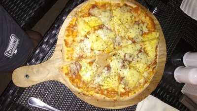 El-pirata Beach Bar And Grill