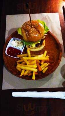 El-pirata Beach Bar And Grill