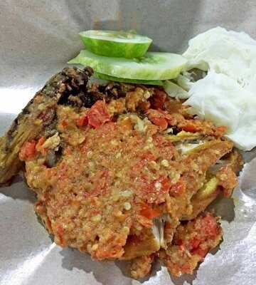 Ayam Gepuk Pak Gembus