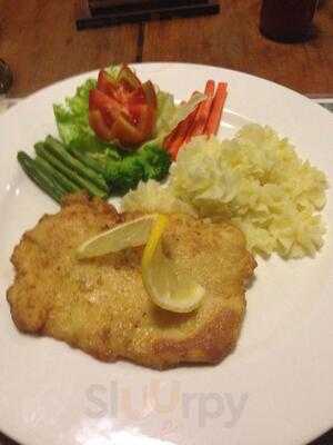 Huize Trivelli Heritage Resto & Patisserie