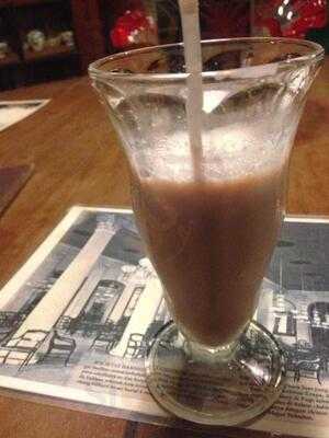 Huize Trivelli Heritage Resto & Patisserie