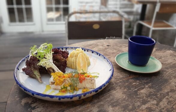 Lucky Cat Coffee And Kitchen