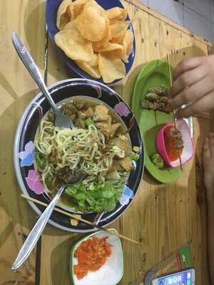 Tahu Campur Mak Rini