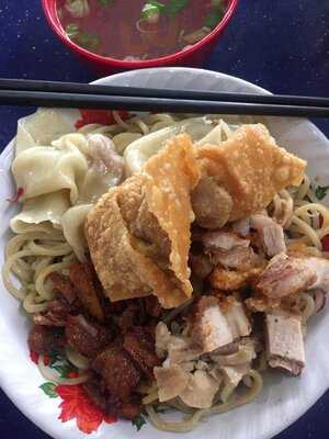 Bakmi Pangsit Palu Tore