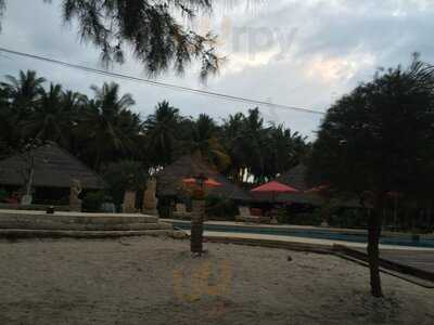 Han's Reef Beach Bar And Grill