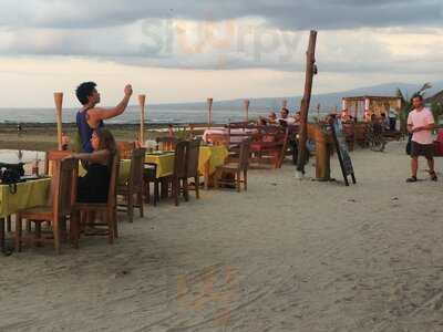 Han's Reef Beach Bar And Grill