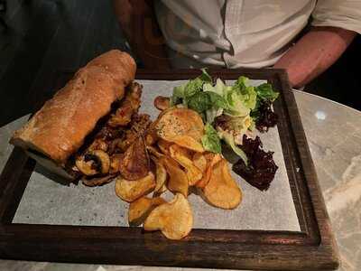 J.sparrow's Bar & Grill