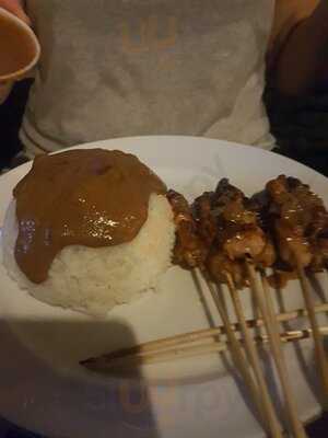 Alleycats Bar And Restaurant