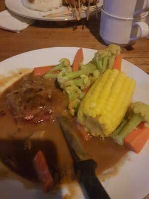 Alleycats Bar And Restaurant