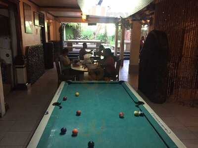 Alleycats Bar And Restaurant