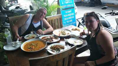 Nopi's Warung Debene Chef