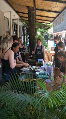 Nopi's Warung Debene Chef