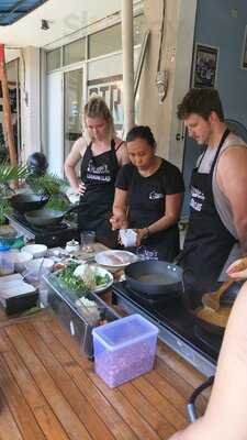 Nopi's Warung Debene Chef