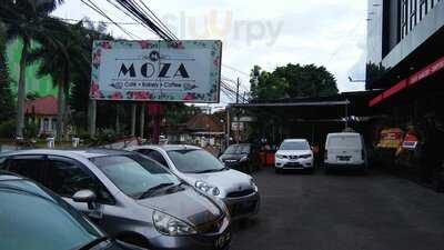 Moza Cafe & Bakery