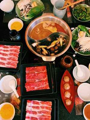 Momo Paradise Pantai Indah Kapuk