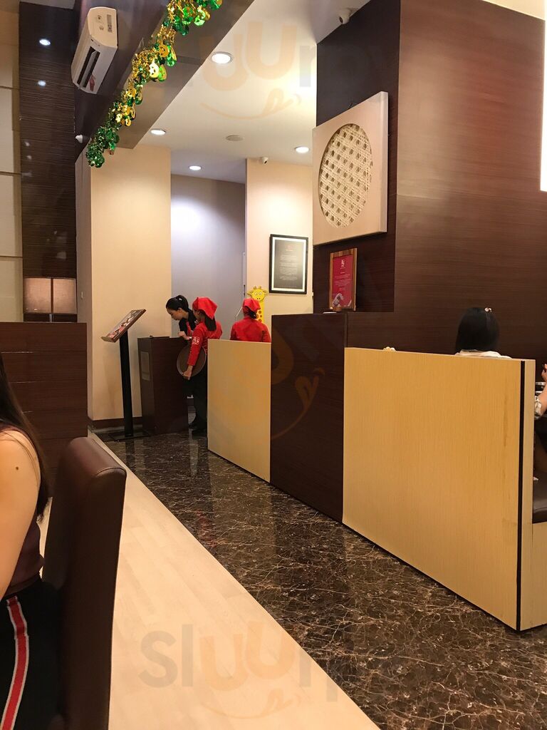 Momo Paradise Pantai Indah Kapuk