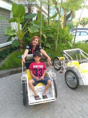 Yats Colony Restaurant